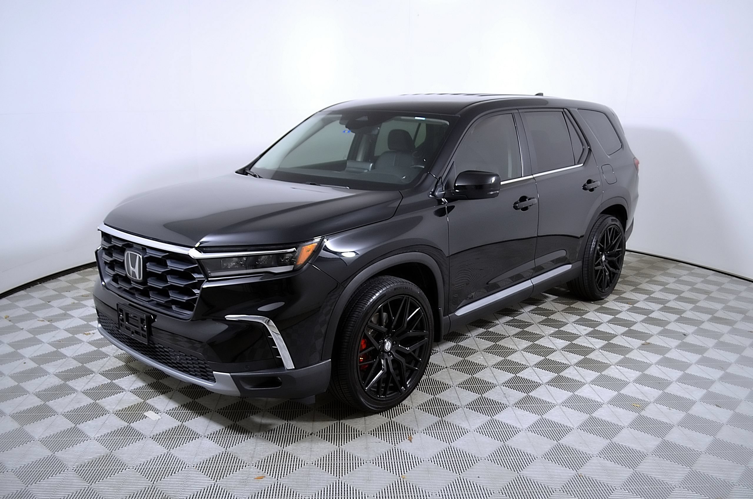 Used 2025 Honda Pilot EX-L image 4