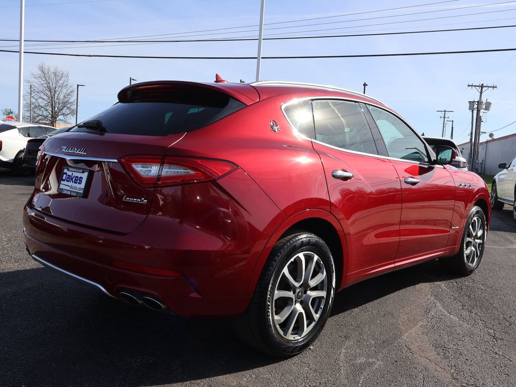 Used 2020 Maserati Levante GranLusso image 8