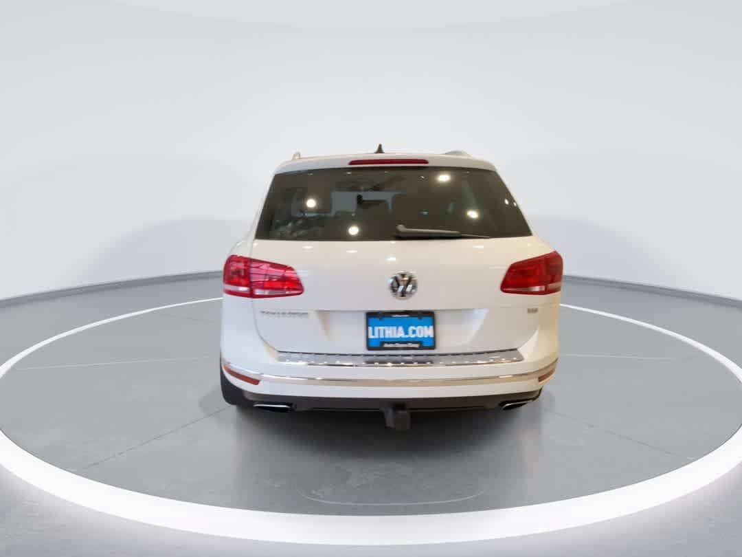 Used 2016 Volkswagen Touareg Sport AWD/4WD image 7