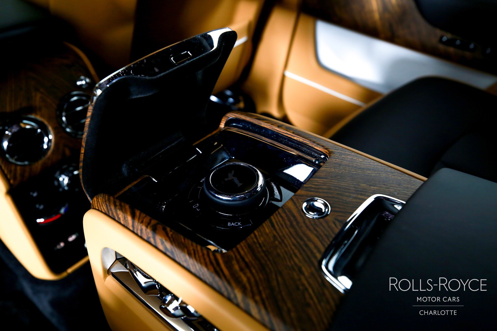 Certified 2025 Rolls-Royce Cullinan image 22