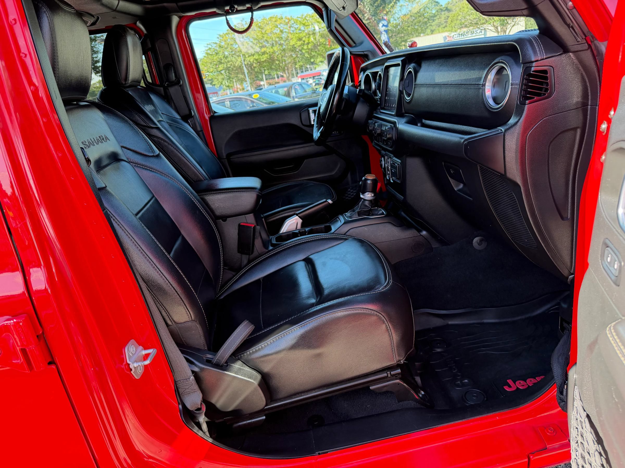 Used 2021 Jeep Wrangler Unlimited Sahara w/ Cold Weather Group AWD/4WD image 20