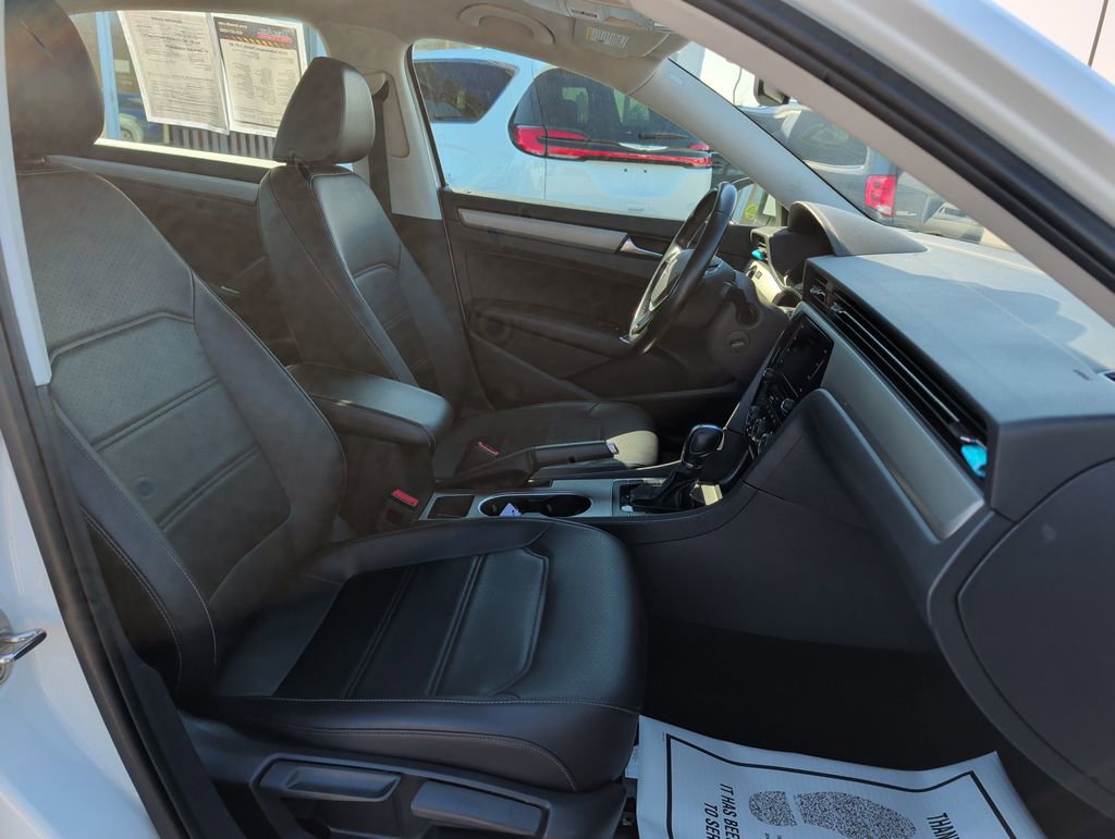 Used 2020 Volkswagen Passat 2.0T SE image 20