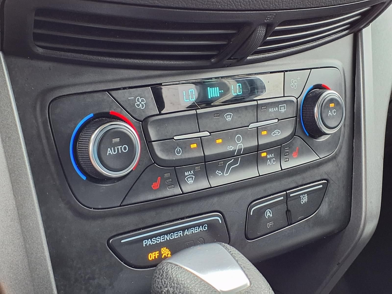 Used 2017 Ford Escape SE w/ SE Cold Weather Package FWD image 22