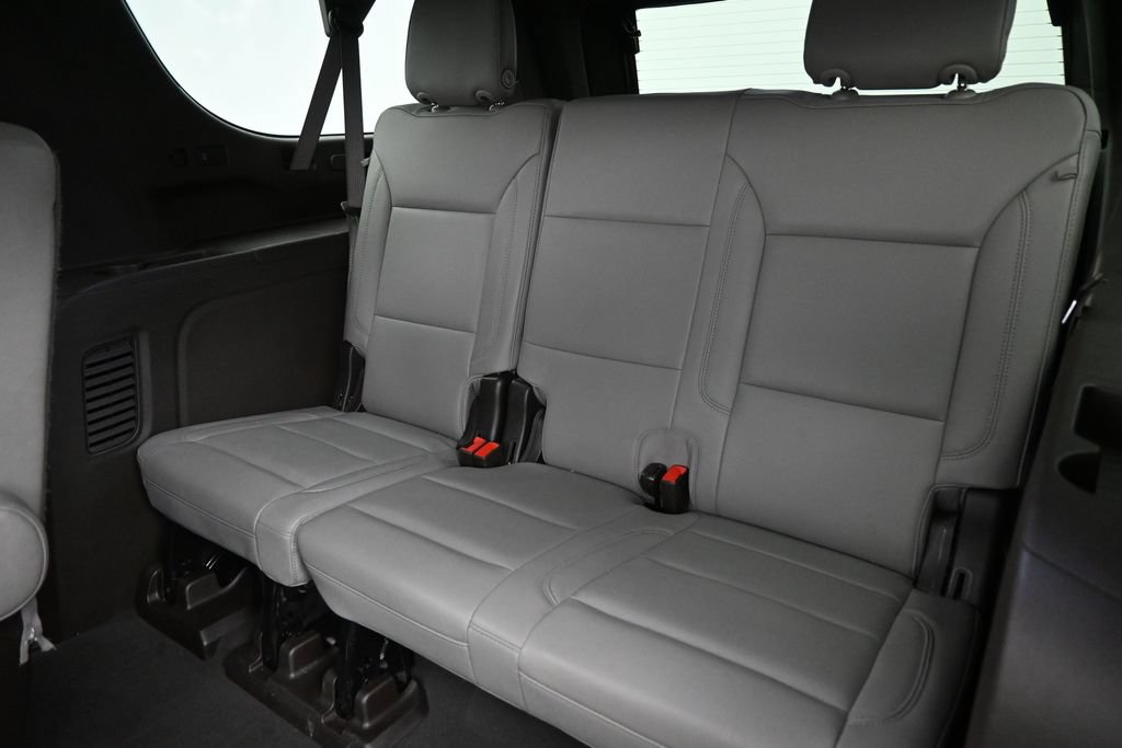 Used 2025 Chevrolet Suburban LT w/ Comfort Package AWD/4WD image 27