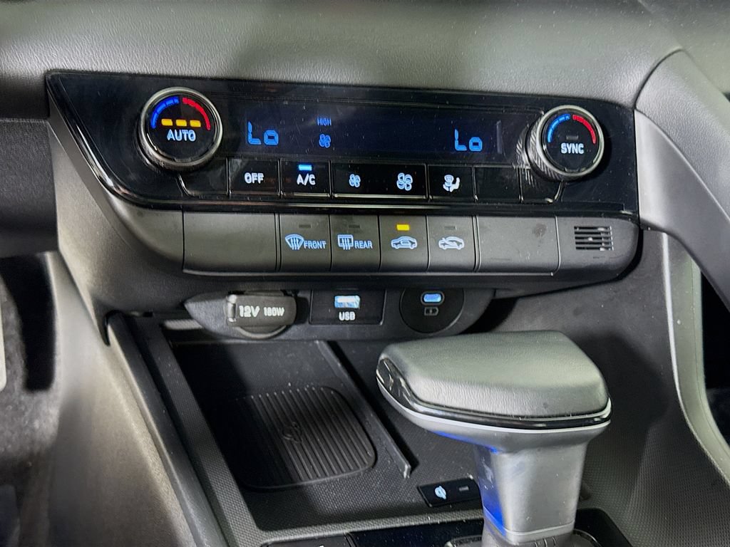 Certified 2025 Hyundai Elantra Sport w/ Cargo Package FWD image 8