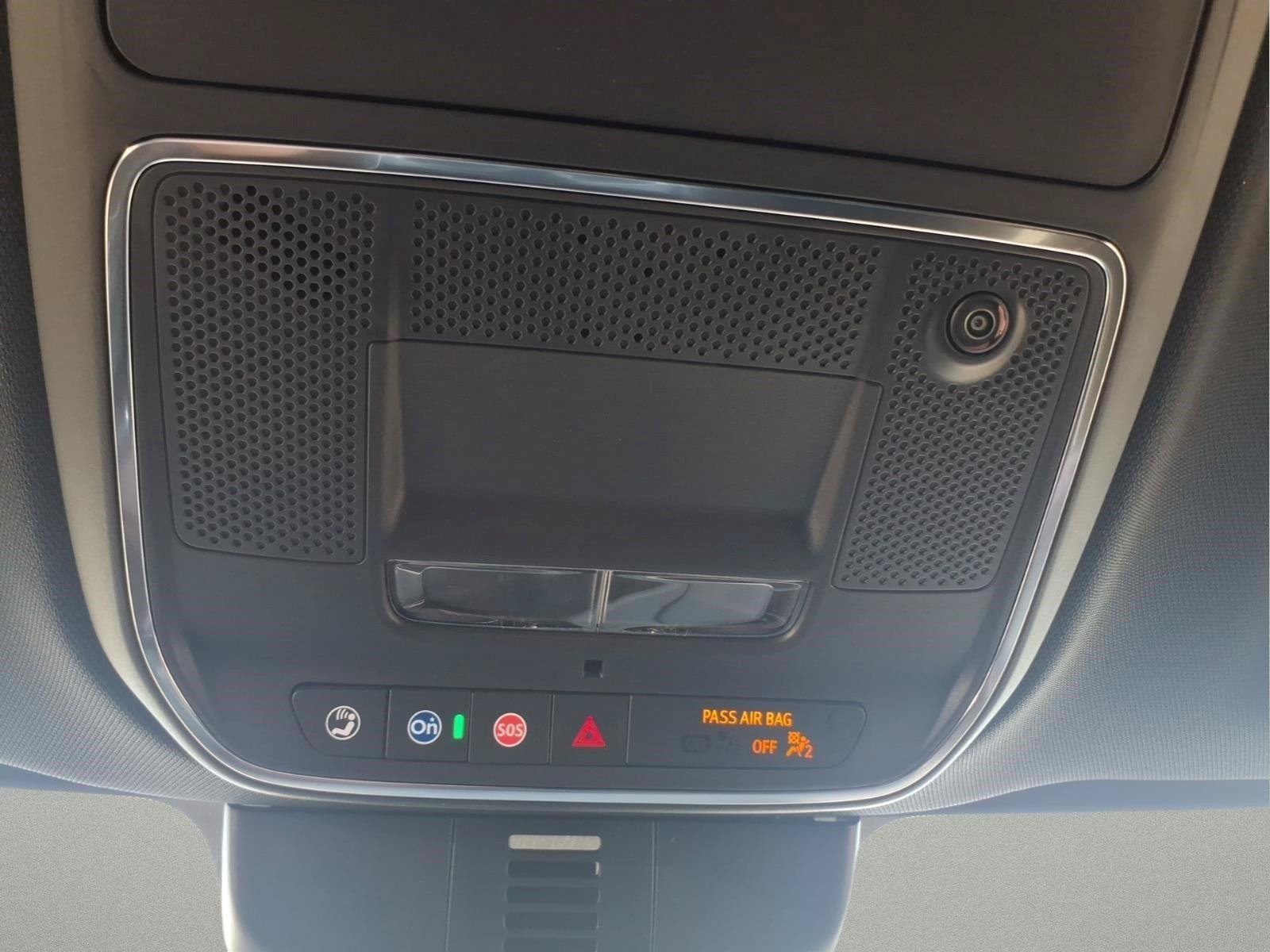 New 2027 Chevrolet Traverse RS w/ LPO, Floor Liner Package FWD image 25