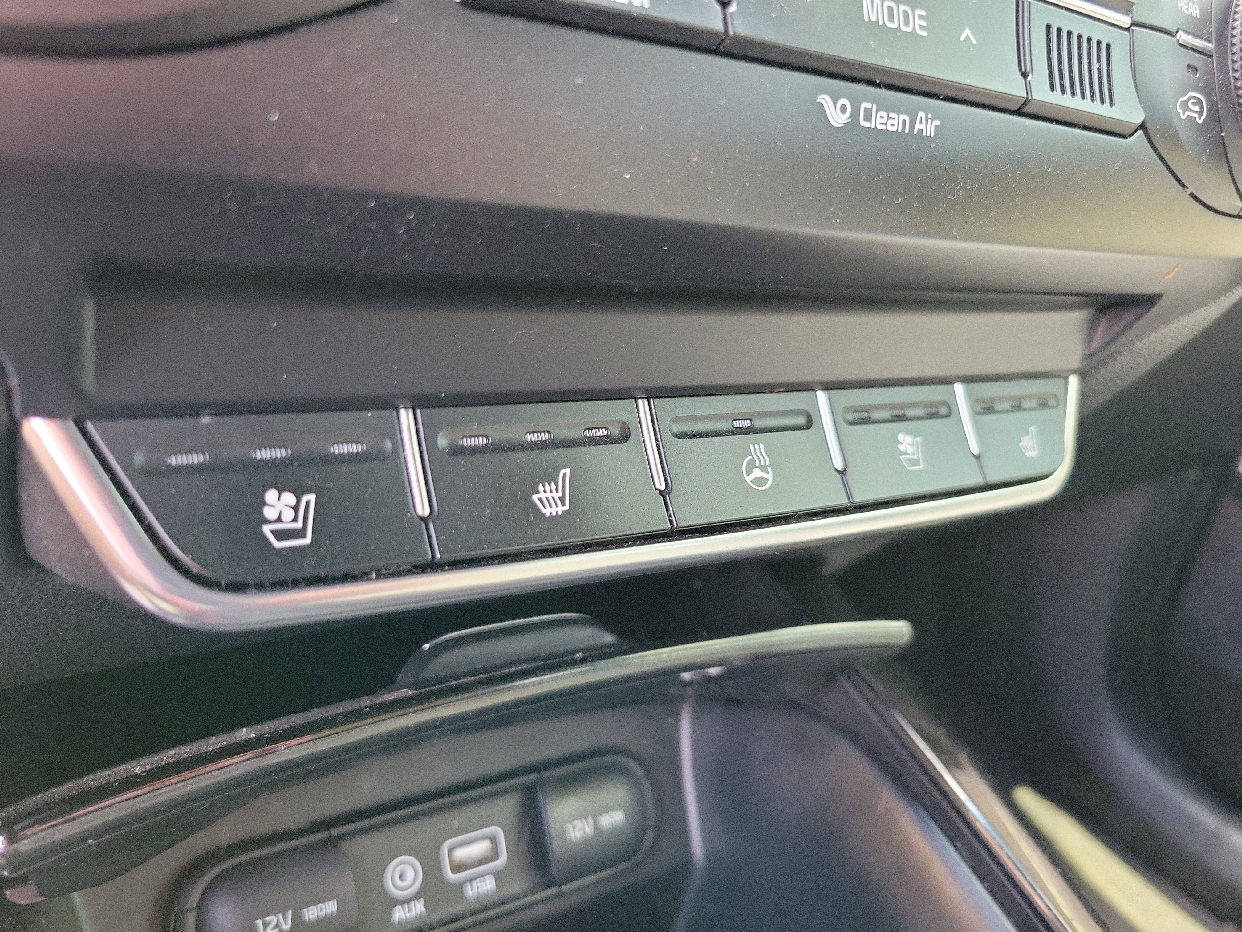 Used 2016 Kia Sorento SX w/ SXL Technology Package AWD/4WD image 18
