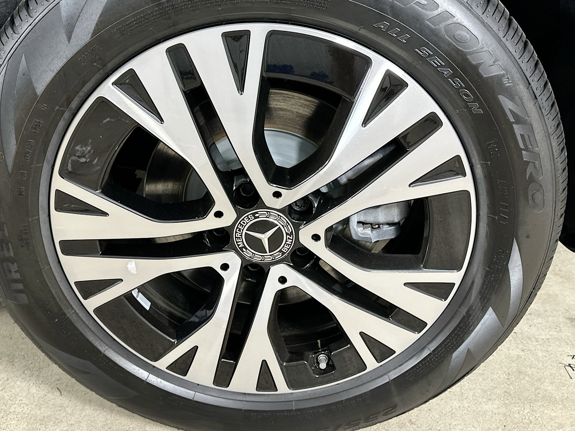 Certified 2025 Mercedes-Benz GLB 250 4MATIC image 37