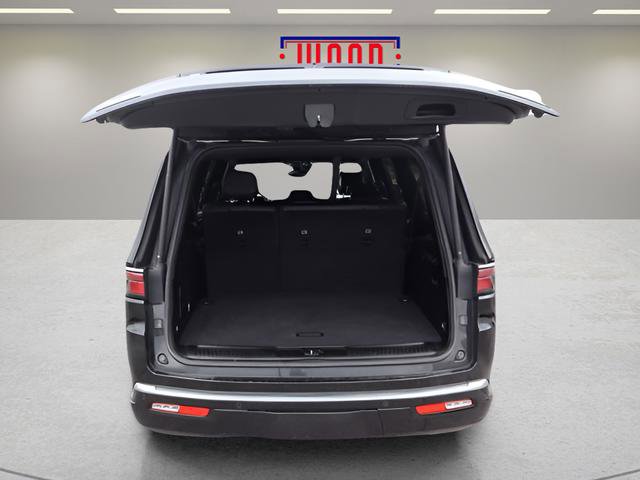 Used 2023 Jeep Wagoneer L Series II image 21