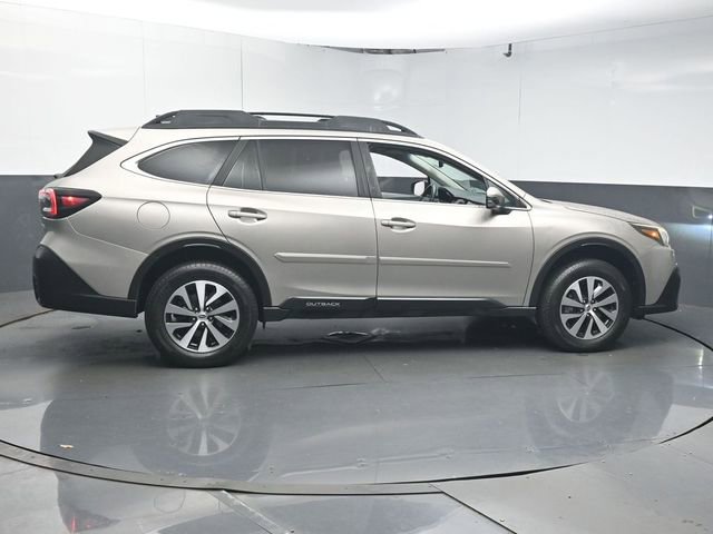 Used 2020 Subaru Outback Premium image 8