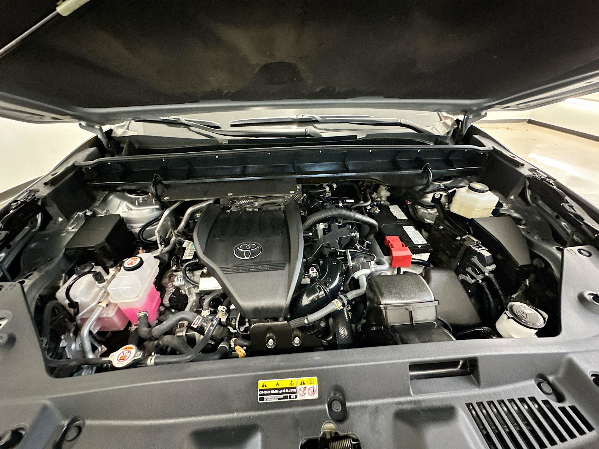 Used 2024 Toyota Highlander LE image 36