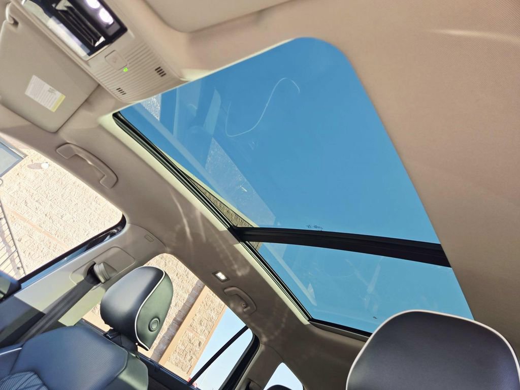 Used 2024 Volkswagen Atlas SEL Premium R-Line image 9