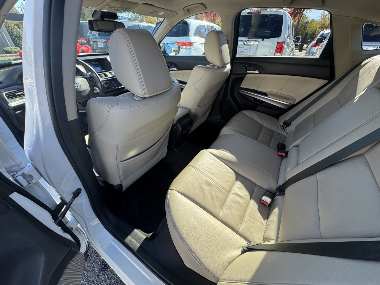 Used 2014 Honda Crosstour EX-L image 26