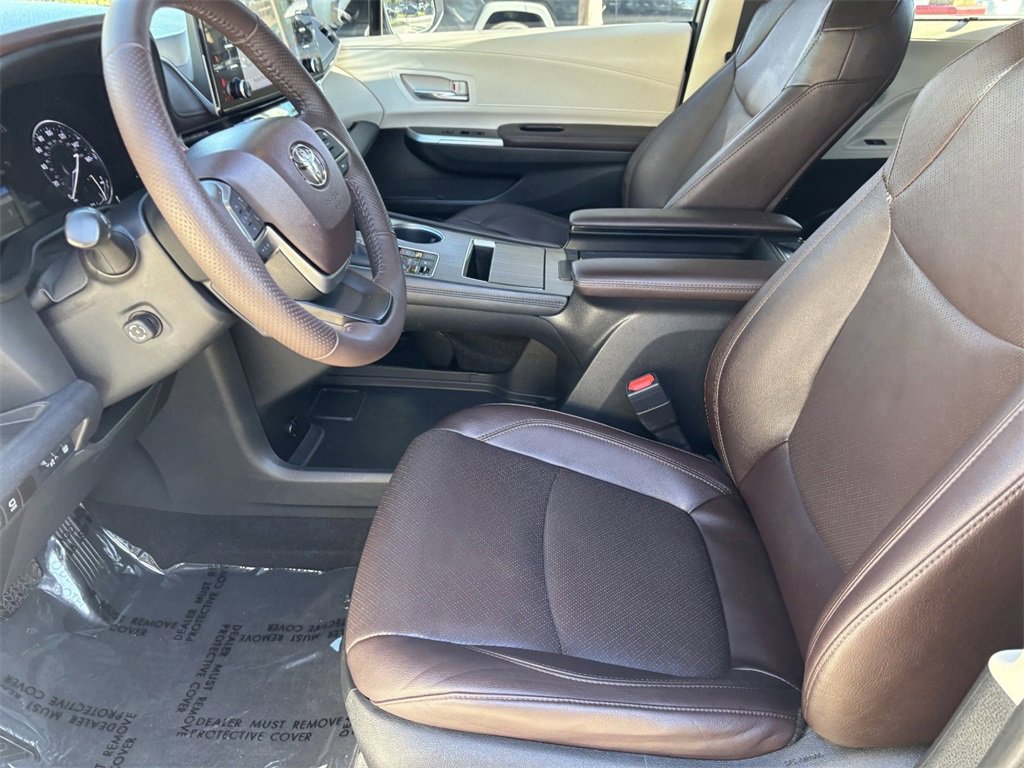 Certified 2023 Toyota Sienna Platinum image 21