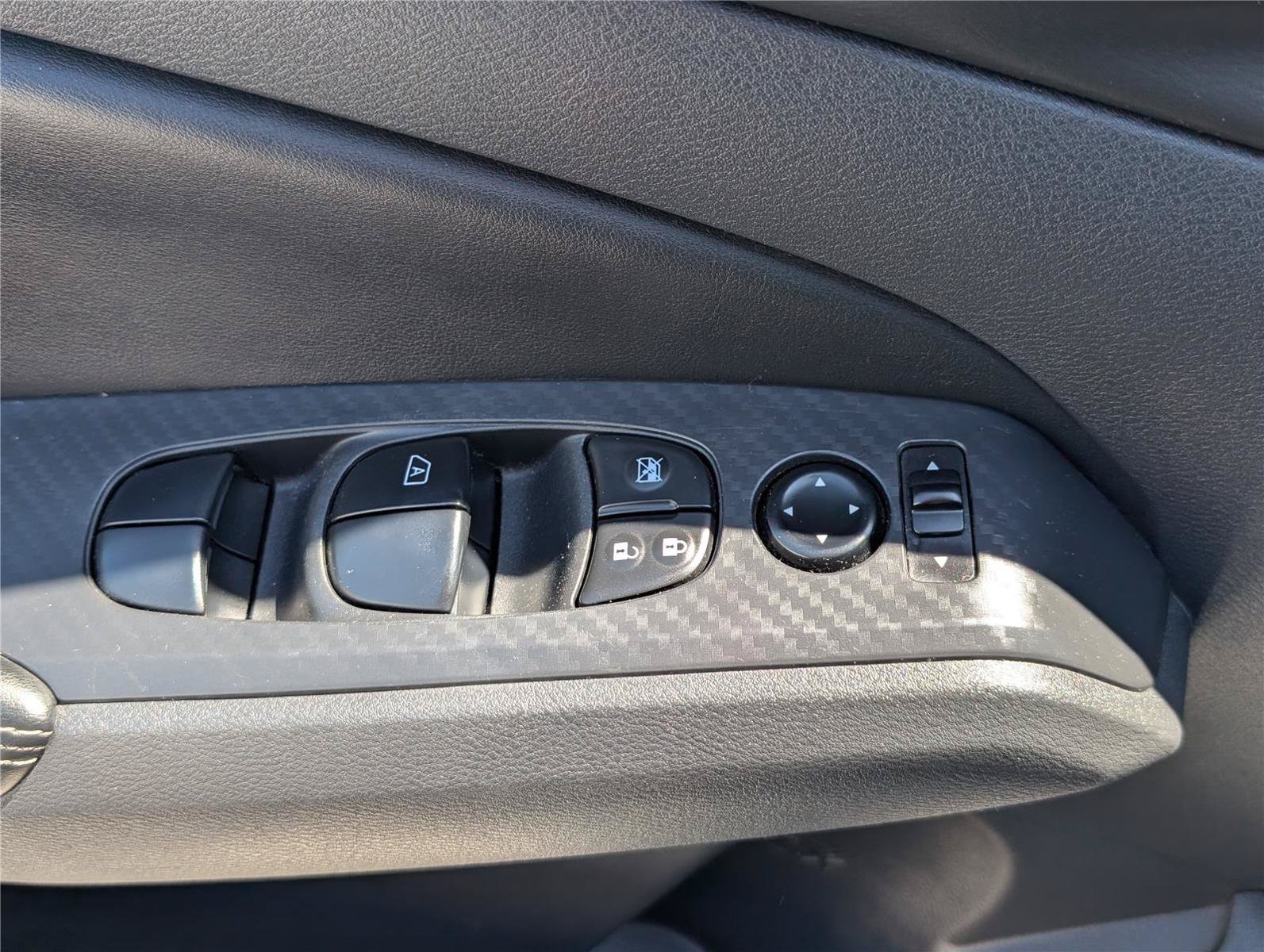 Used 2024 Nissan Altima 2.5 SV FWD image 18