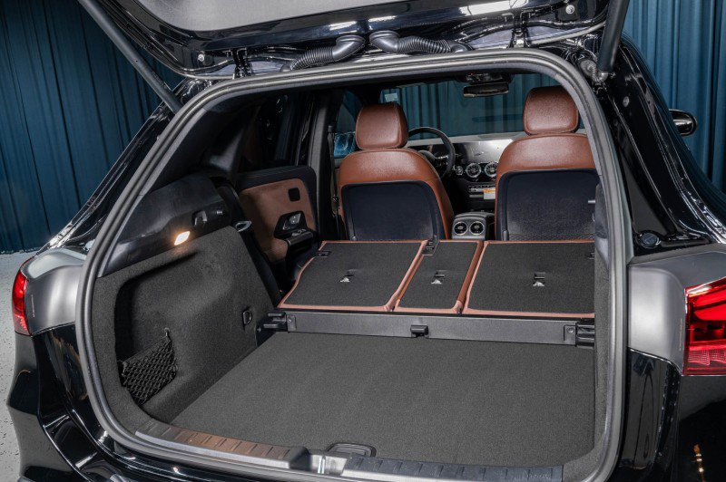 Certified 2025 Mercedes-Benz GLA 35 AMG 4MATIC image 7