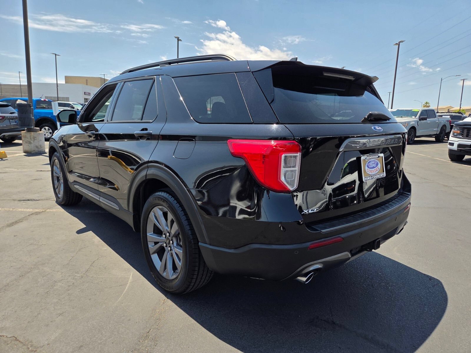 Certified 2022 Ford Explorer XLT w/ Equipment Group 202A RWD image 4
