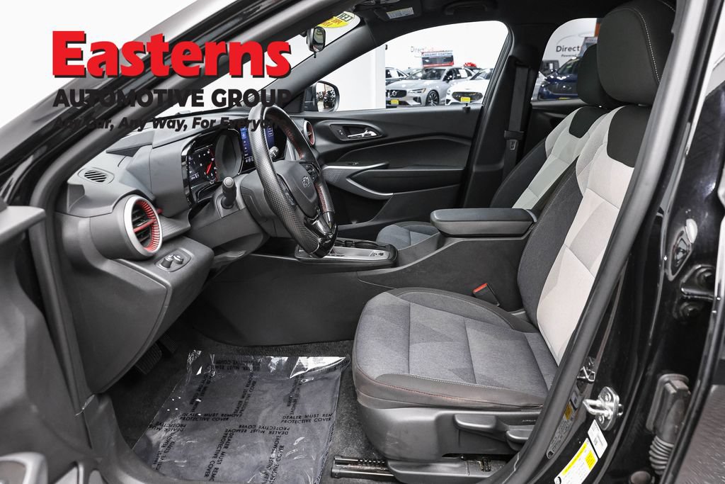 Used 2024 Chevrolet Trax RS FWD image 13