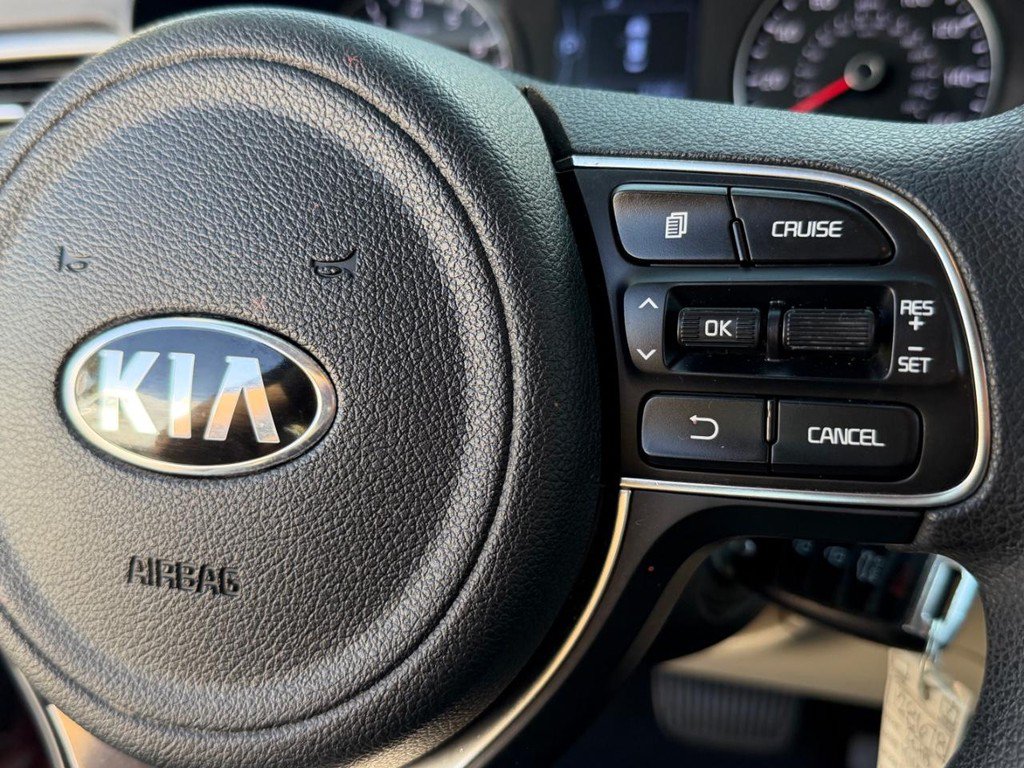 Used 2018 Kia Optima LX FWD image 30