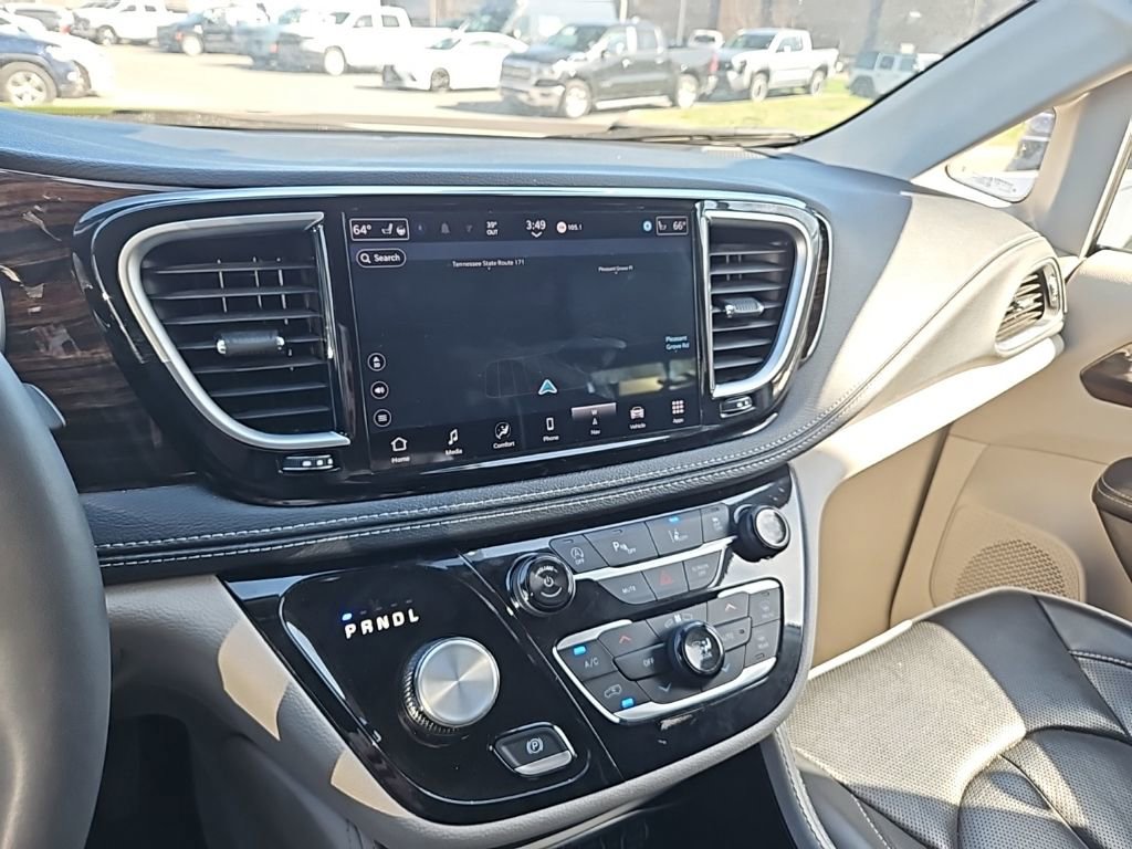 Used 2024 Chrysler Pacifica Limited image 20