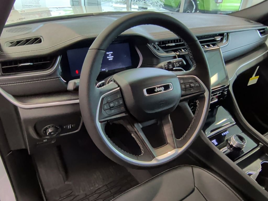 New 2025 Jeep Grand Cherokee Limited image 14