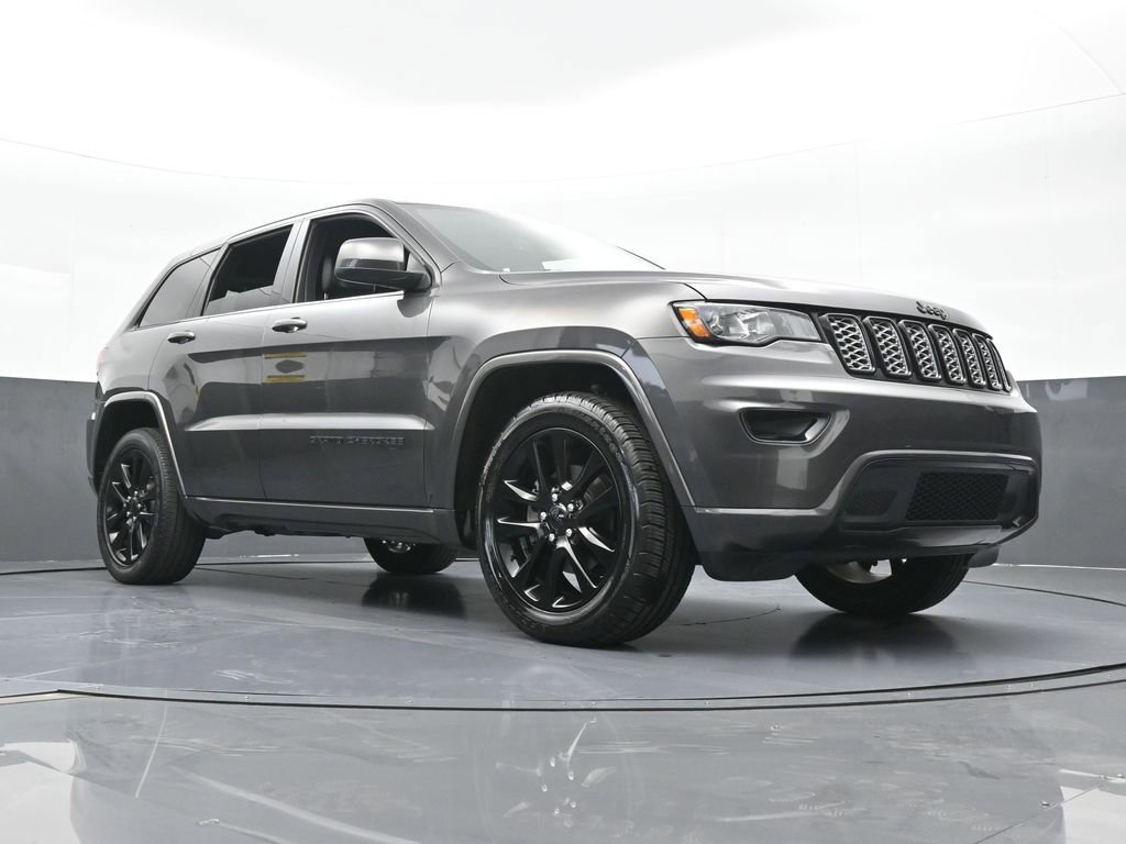 Used 2019 Jeep Grand Cherokee Altitude image 55