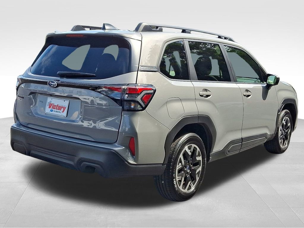 Used 2025 Subaru Forester Premium image 6
