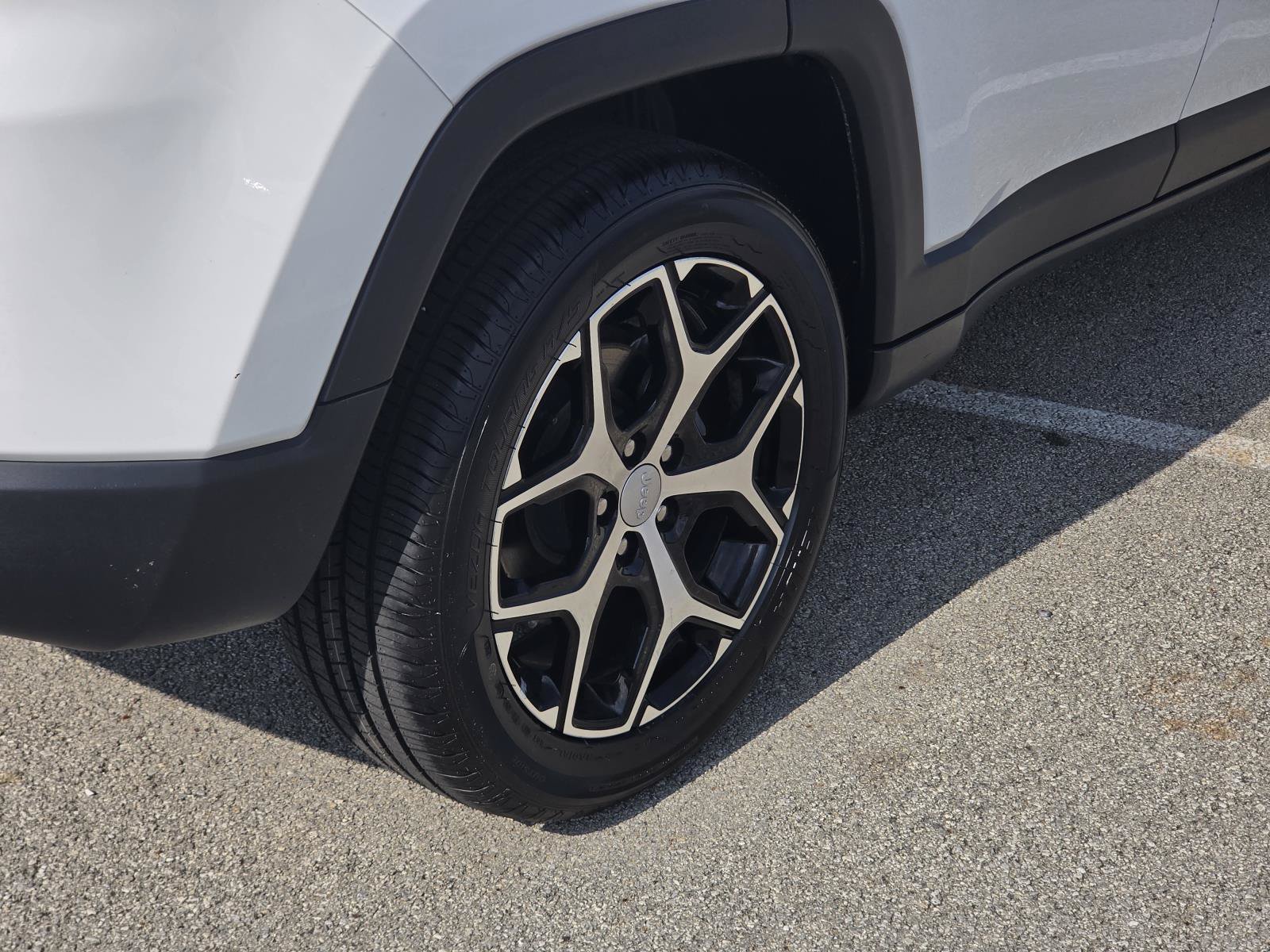 Used 2024 Jeep Compass Limited AWD/4WD image 9
