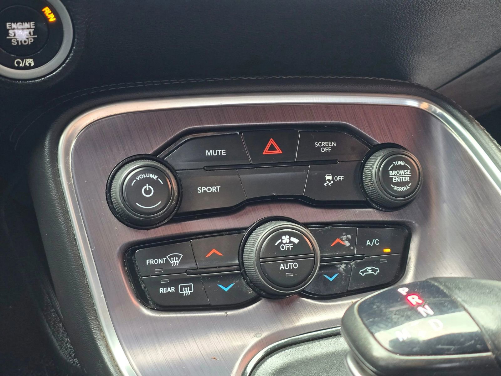 Used 2018 Dodge Challenger SXT RWD image 31