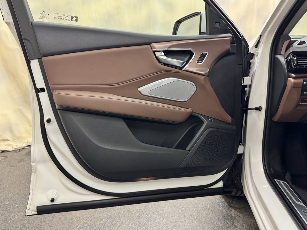 Used 2025 Acura RDX SH-AWD w/ Technology Package image 12