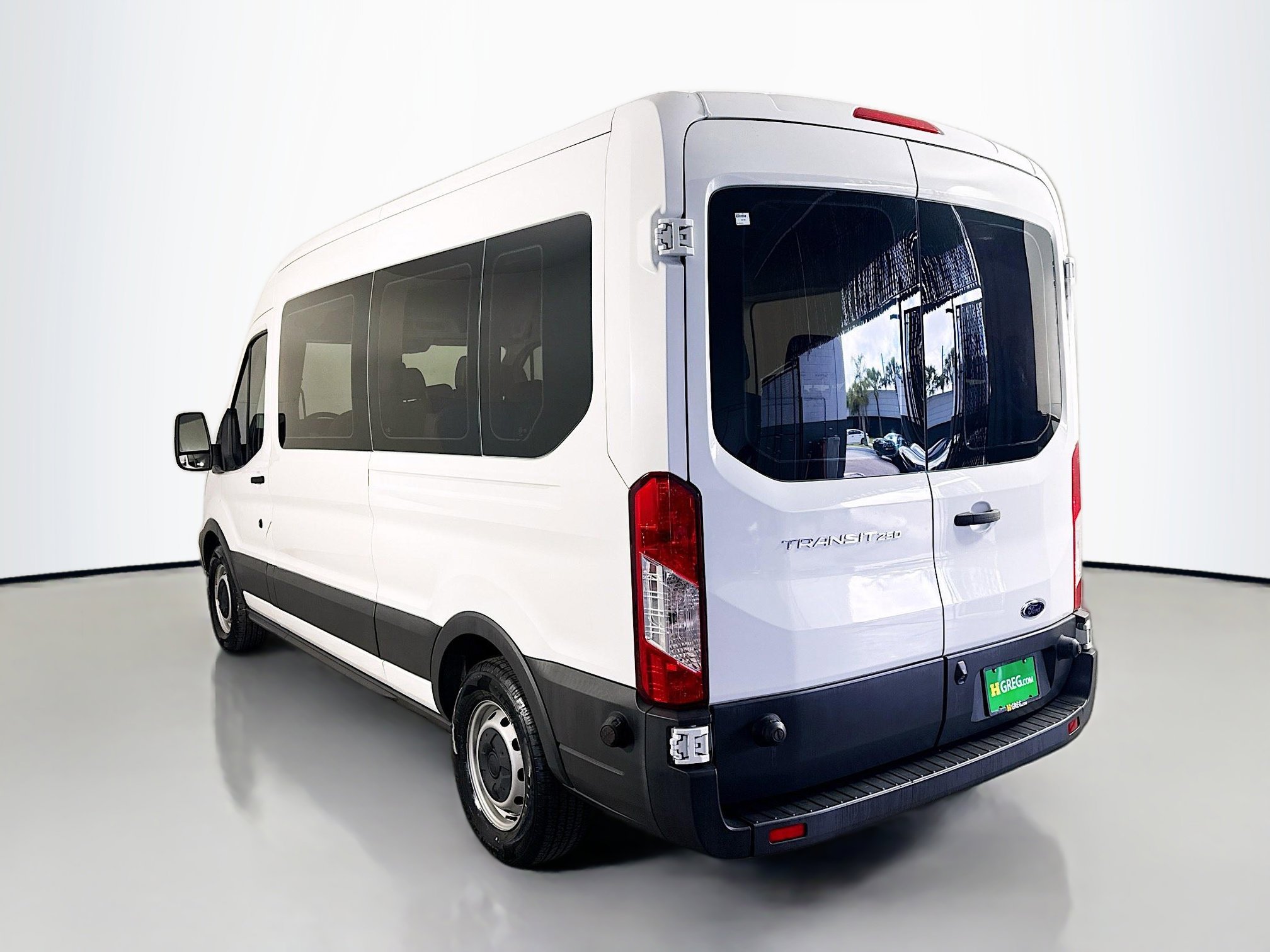 Used 2017 Ford Transit 350 XL image 7