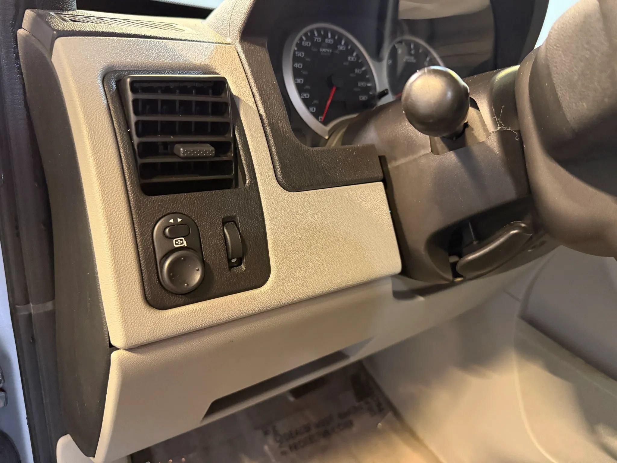 Used 2005 Chevrolet Equinox LS w/ Preferred Equipment Group AWD/4WD image 9