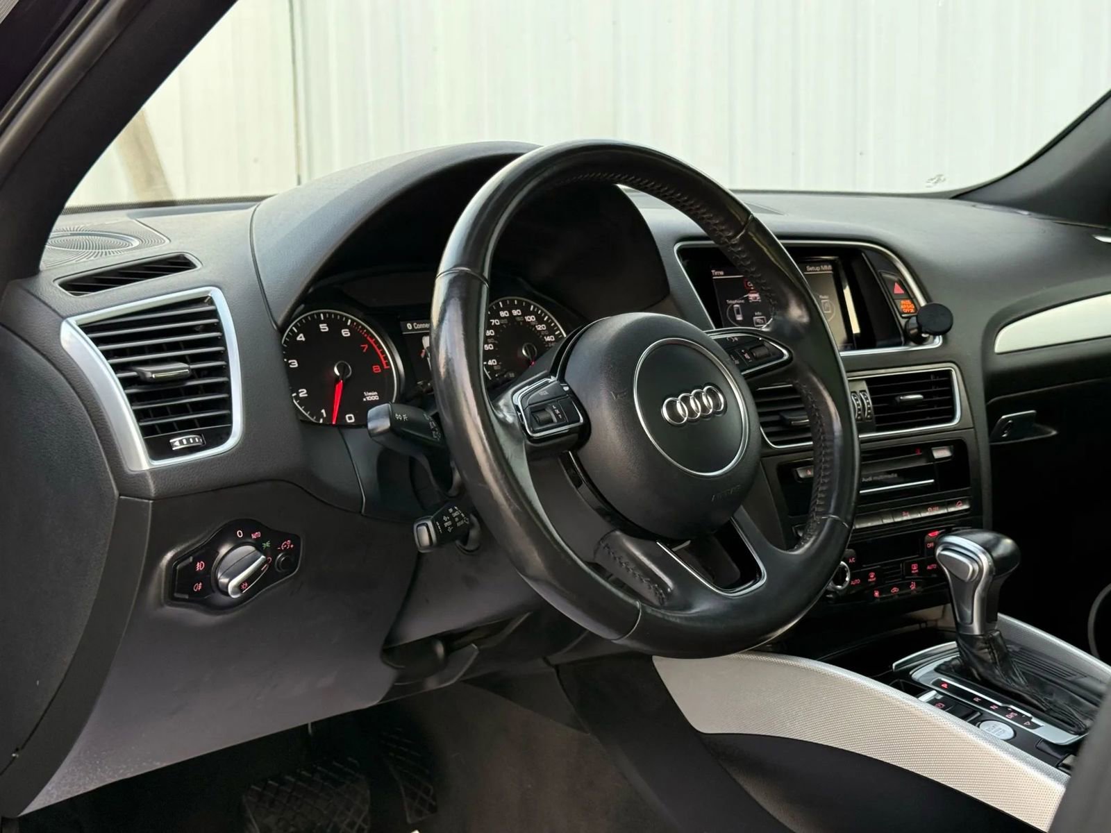 Used 2017 Audi Q5 2.0T Premium Plus w/ Technology Package image 10