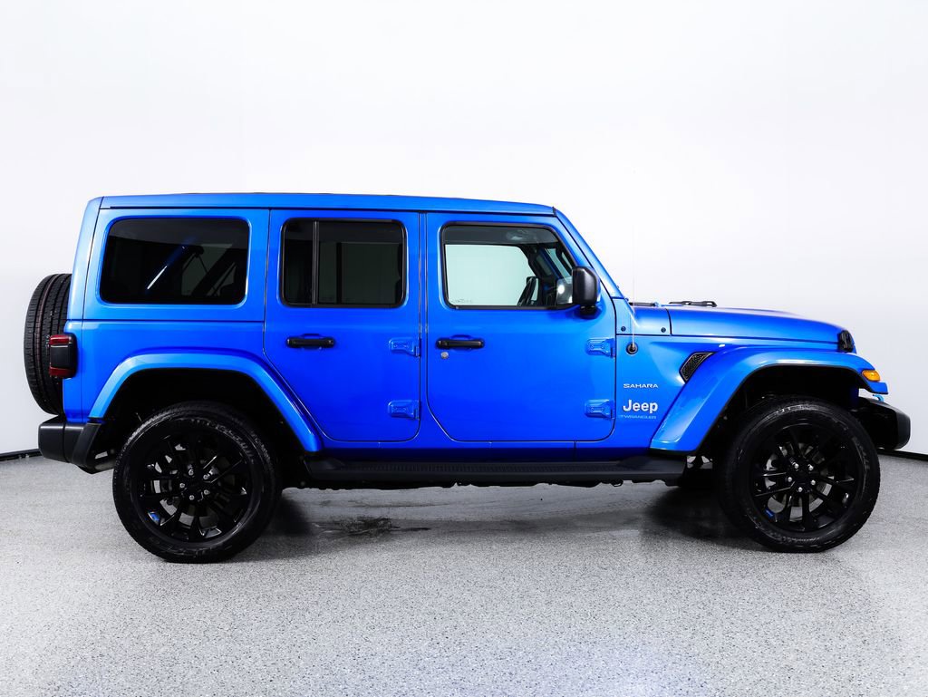 Used 2023 Jeep Wrangler Unlimited Sahara w/ Cold Weather Group AWD/4WD image 10