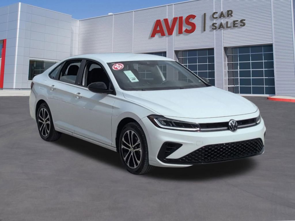 Used 2025 Volkswagen Jetta Sport FWD image 3