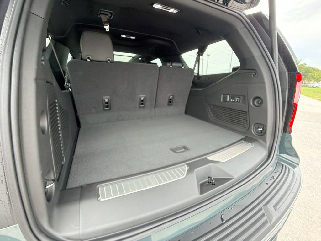 New 2026 GMC Yukon XL AT4 w/ AT4 Premium Plus Package AWD/4WD image 32