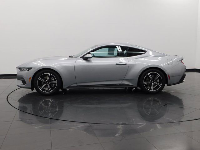 Used 2024 Ford Mustang Premium image 5