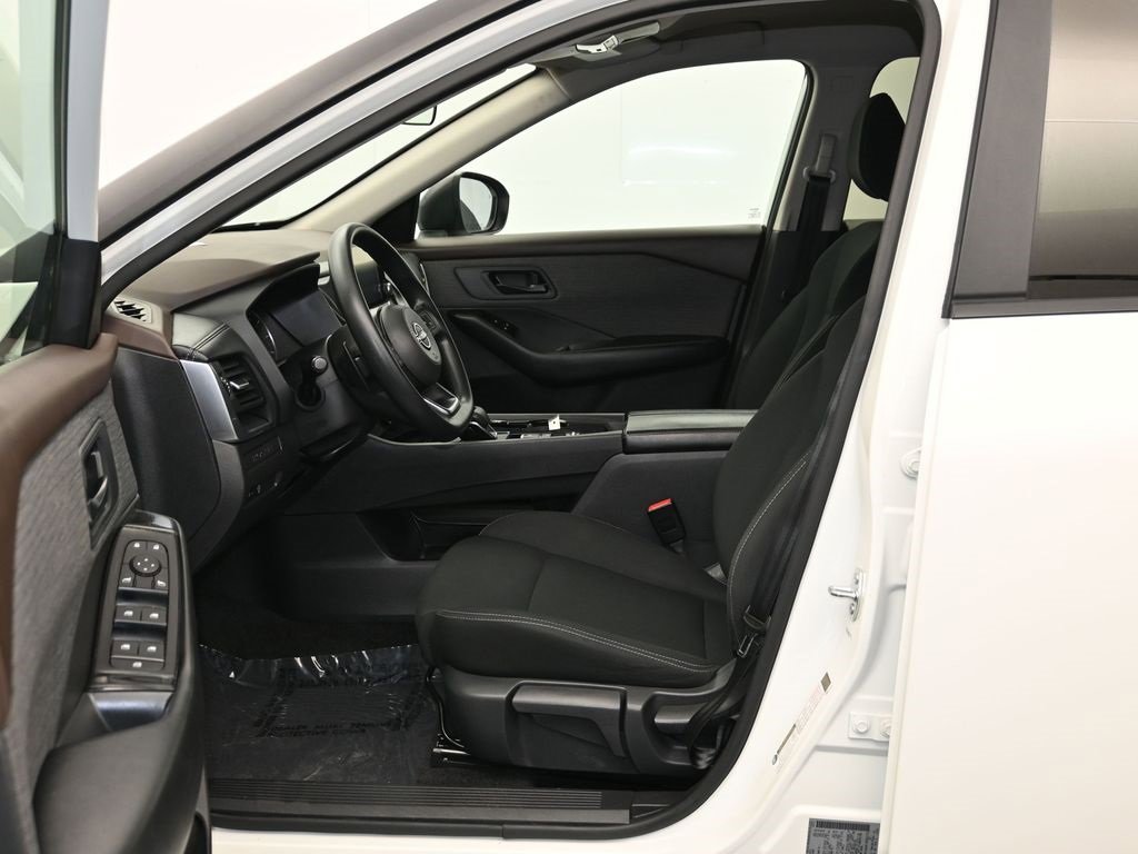 Certified 2023 Nissan Rogue S image 20