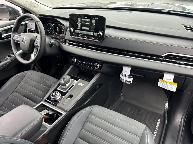 Used 2025 Mitsubishi Outlander SE AWD/4WD image 39