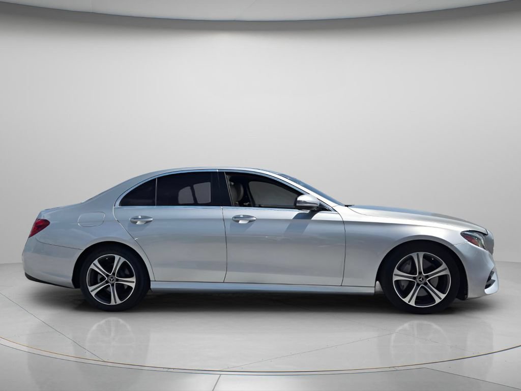 Used 2020 Mercedes-Benz E 350 Sedan image 4