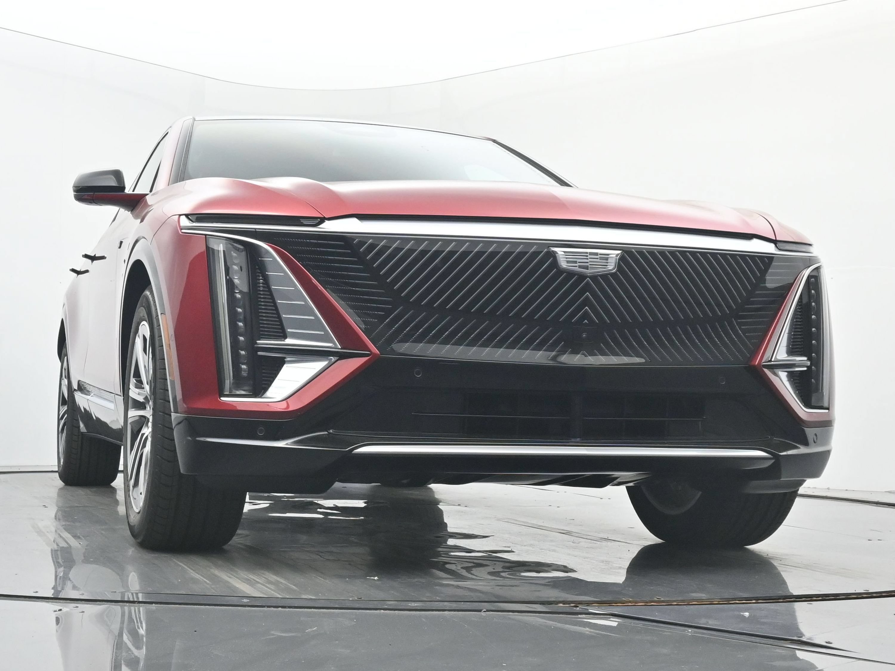 New 2026 Cadillac Lyriq Luxury w/ LPO, Floor Liner Package AWD/4WD image 22