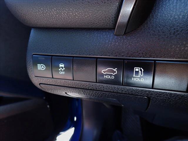 Used 2020 Toyota Camry XLE w/ Sunroof Package FWD image 14
