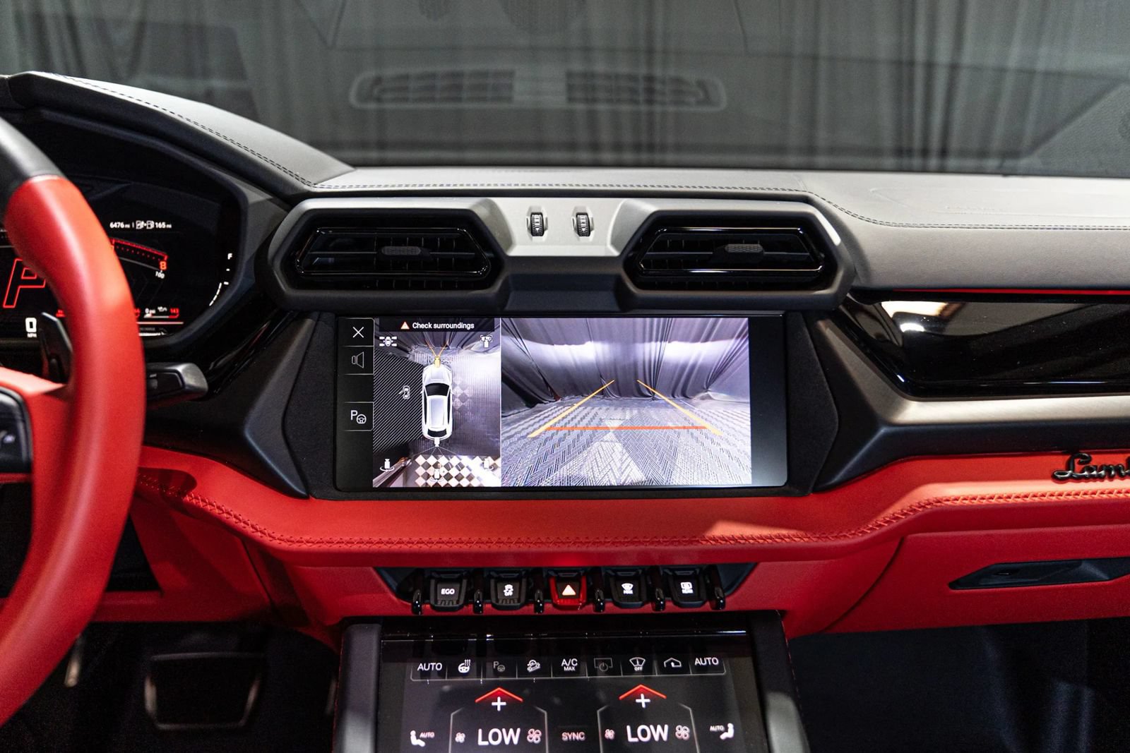 Used 2025 Lamborghini Urus SE AWD/4WD image 19