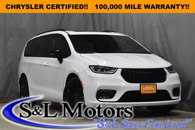 Certified 2025 Chrysler Pacifica Limited