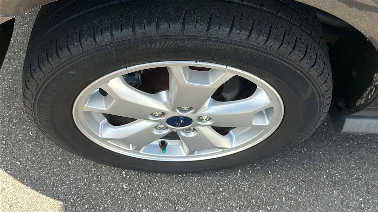 Used 2016 Ford Transit Connect XLT FWD image 17