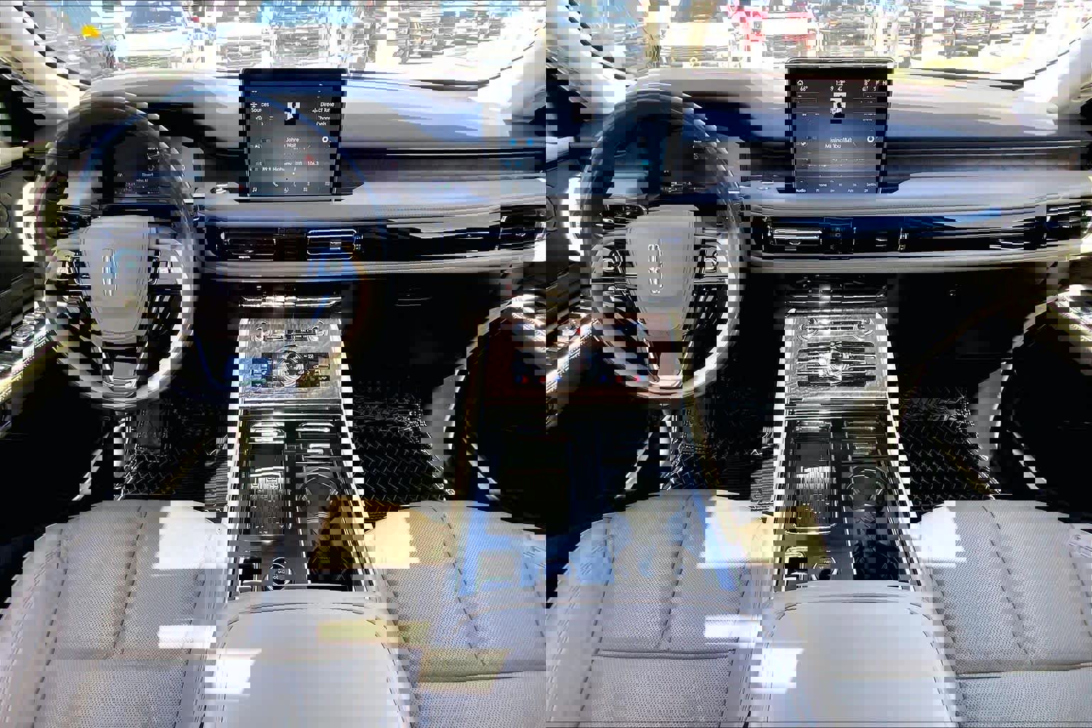 Used 2023 Lincoln Aviator Reserve w/ Equipment Group 201A image 16