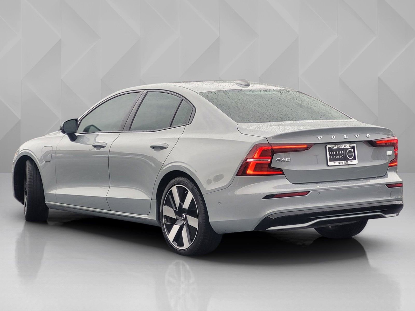 Certified 2024 Volvo S60 T8 Plus w/ Climate Package image 4