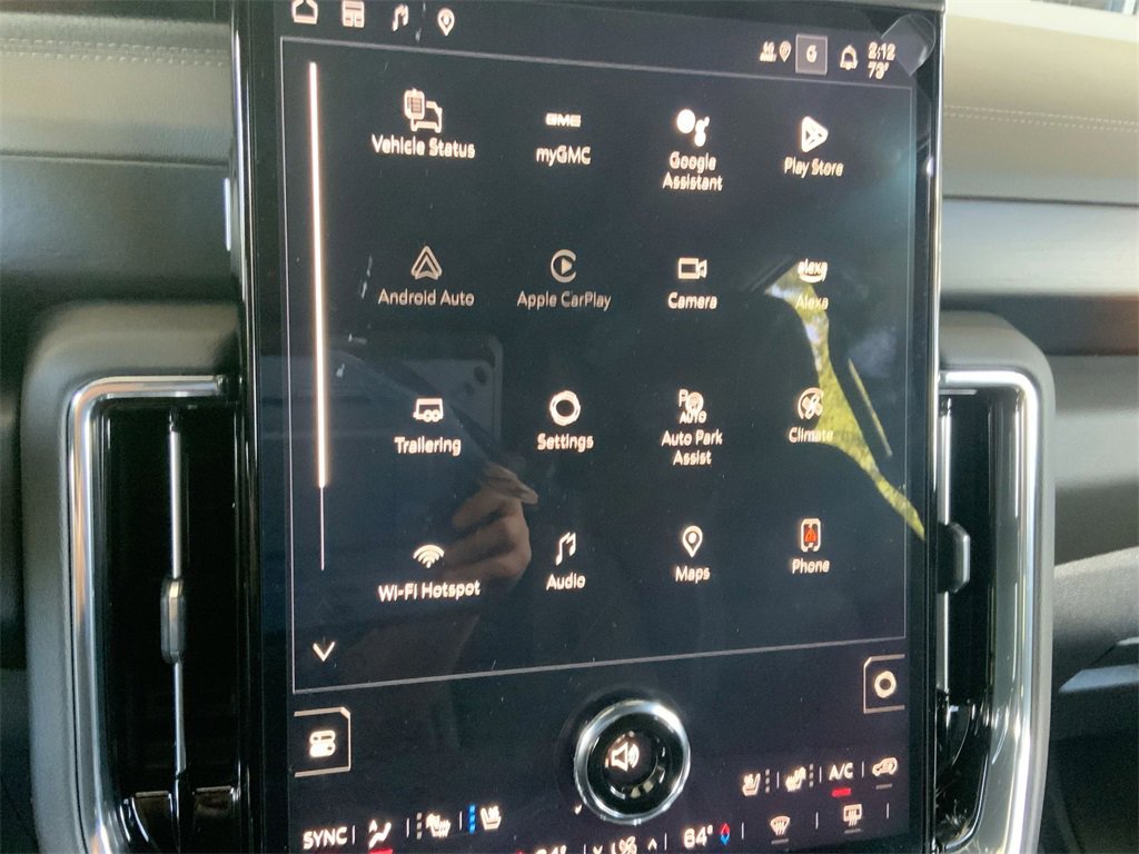 New 2025 GMC Yukon Denali w/ Denali Reserve Package image 15