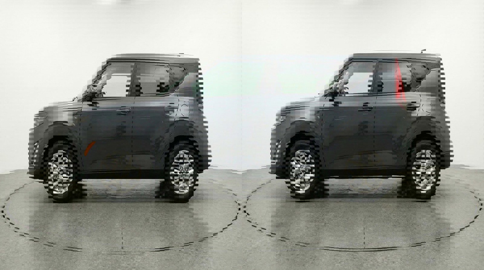 Used 2025 Kia Soul LX w/ LX Technology Package image 4