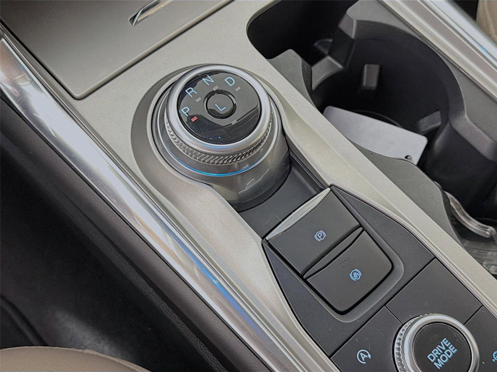 Used 2024 Ford Explorer Limited AWD/4WD image 18